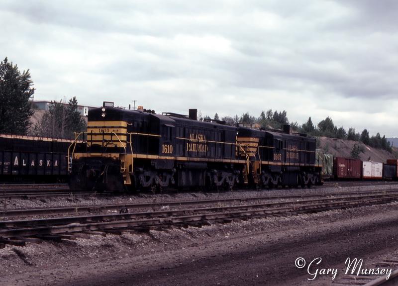 MRS1 No.s 1605 and 1610 in the Anchorage yard